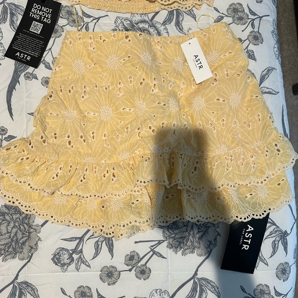 ASTR Floral Yellow Eyelet Skirt and Twist front top - Picture 5 of 8